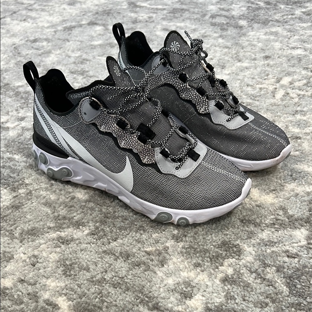 Nike Element React 55